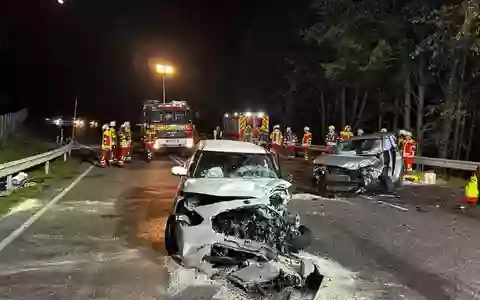 POL-PIDN: Verkehrsunfall auf der B10 - Zwei Personen schwer verletzt - Foto: presseportal.de