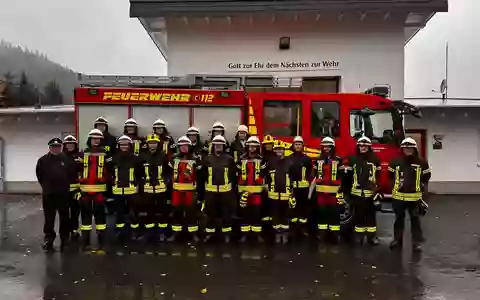 FW-OE: Grundausbildung der Feuerwehren Lennestadt und Kirchhundem erfolgreich abgeschlossen - Foto: presseportal.de
