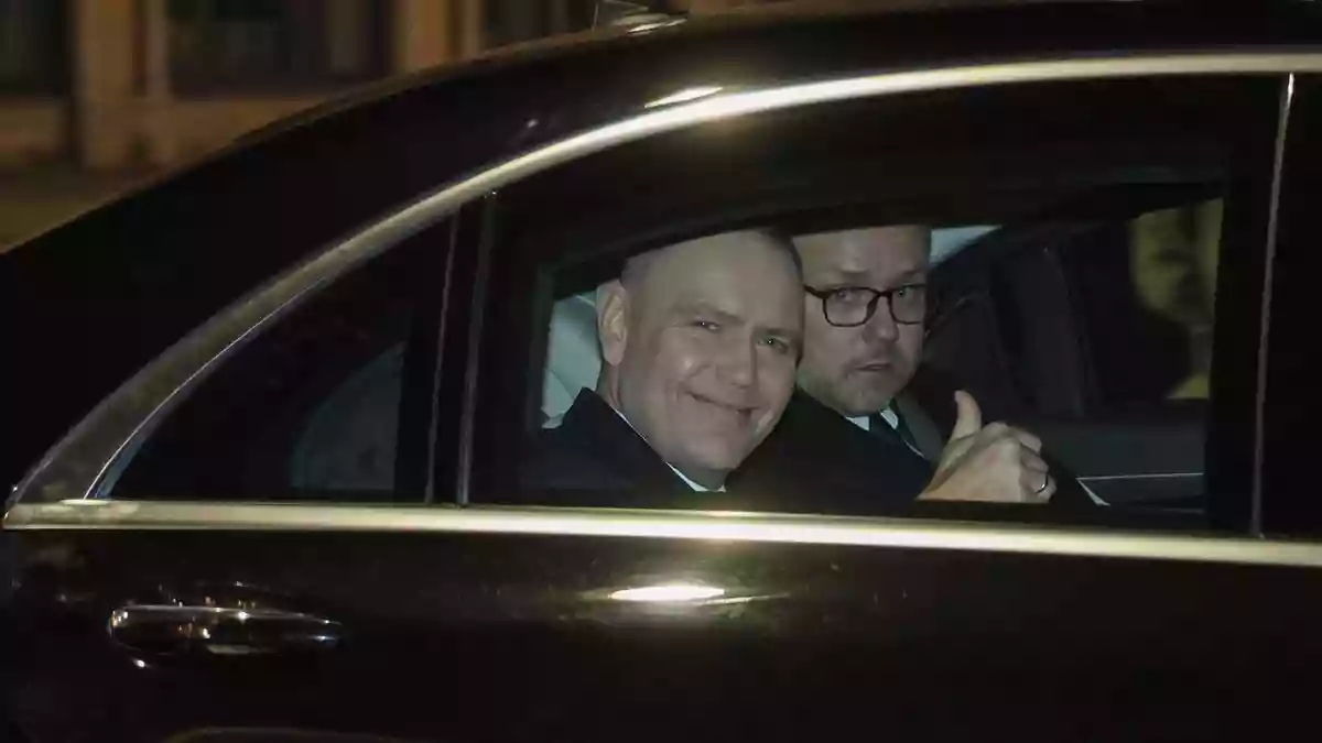 Präsident Karol Nawrocki begab sich inmitten der Tumulte ins Verfassungsgericht. - Bild: Pawel Supernak/PAP/dpa
