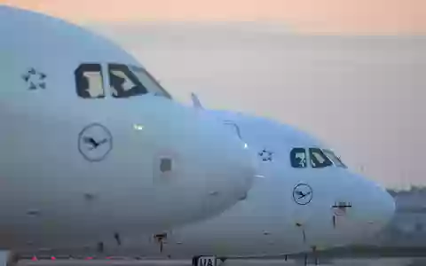 Zwei Hotelgäste sterben nach einem Unfall in einem indischen Luxushotel - eines der Opfer war Mitglied einer Lufthansa-Besatzung. (Illustration) - Foto: Hannes P. Albert/dpa