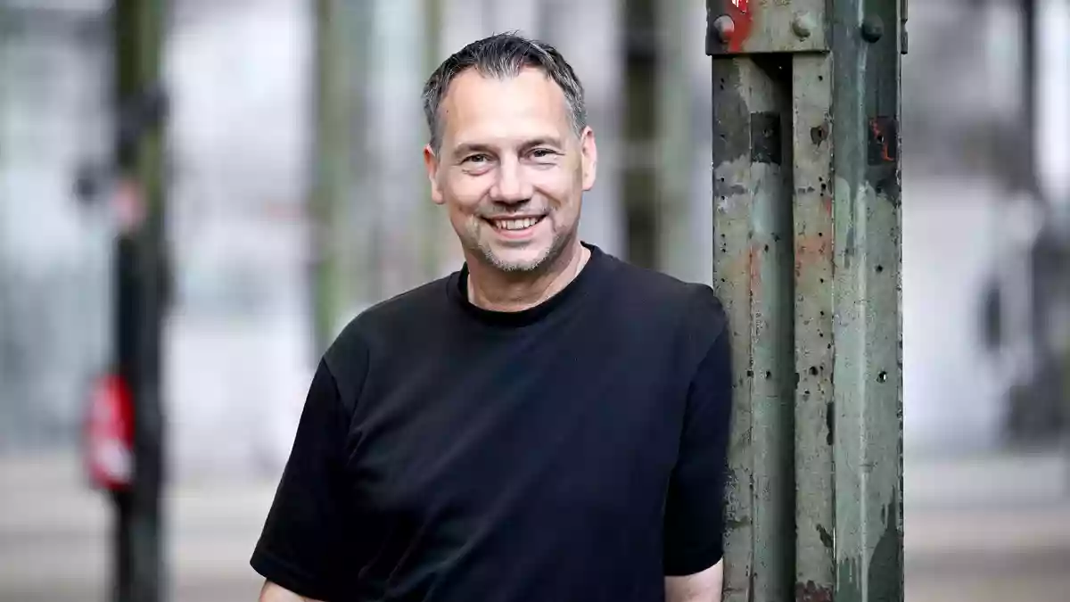 Seit 20 Jahren Bestseller-Autor. Doch auf dem Weg dahin gab es auch einige Absagen. (Archivbild) - Bild: Britta Pedersen/dpa