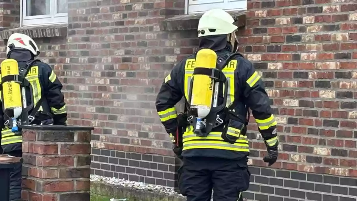 FW Geestland: Kellerbrand in Mehrfamilienhaus in Bad Bederkesa - Bild: presseportal.de