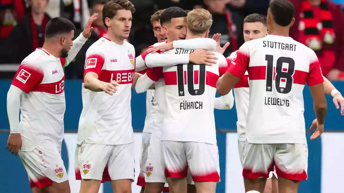 Der VfB Stuttgart feiert einen wichtigen Auswärtssieg in Leverkusen.  - Bild: Marius Becker/dpa
