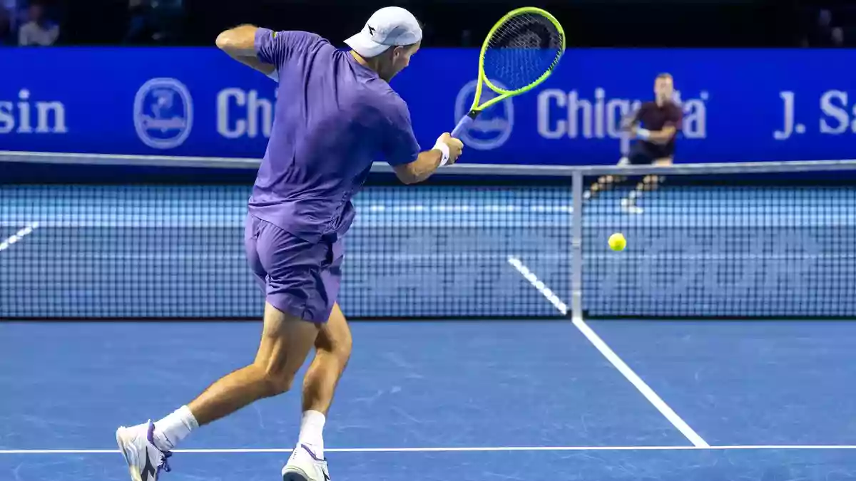 Jan-Lennard Struff verliert das Halbfinale in Basel.  - Bild: Georgios Kefalas/KEYSTONE/dpa