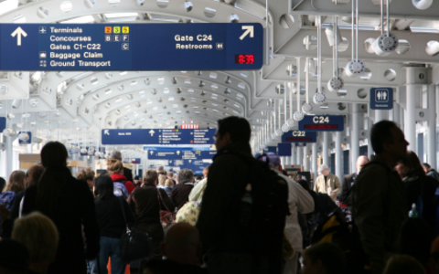 Flughafen - Foto: iStockphoto.com / Terraxplorer