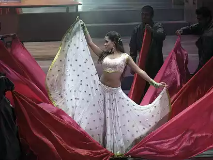 BHARATI - Foto: 