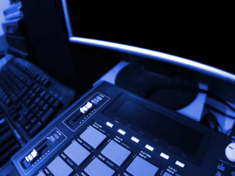 Mischpult - Foto: iStockphoto.com / aurumarcus