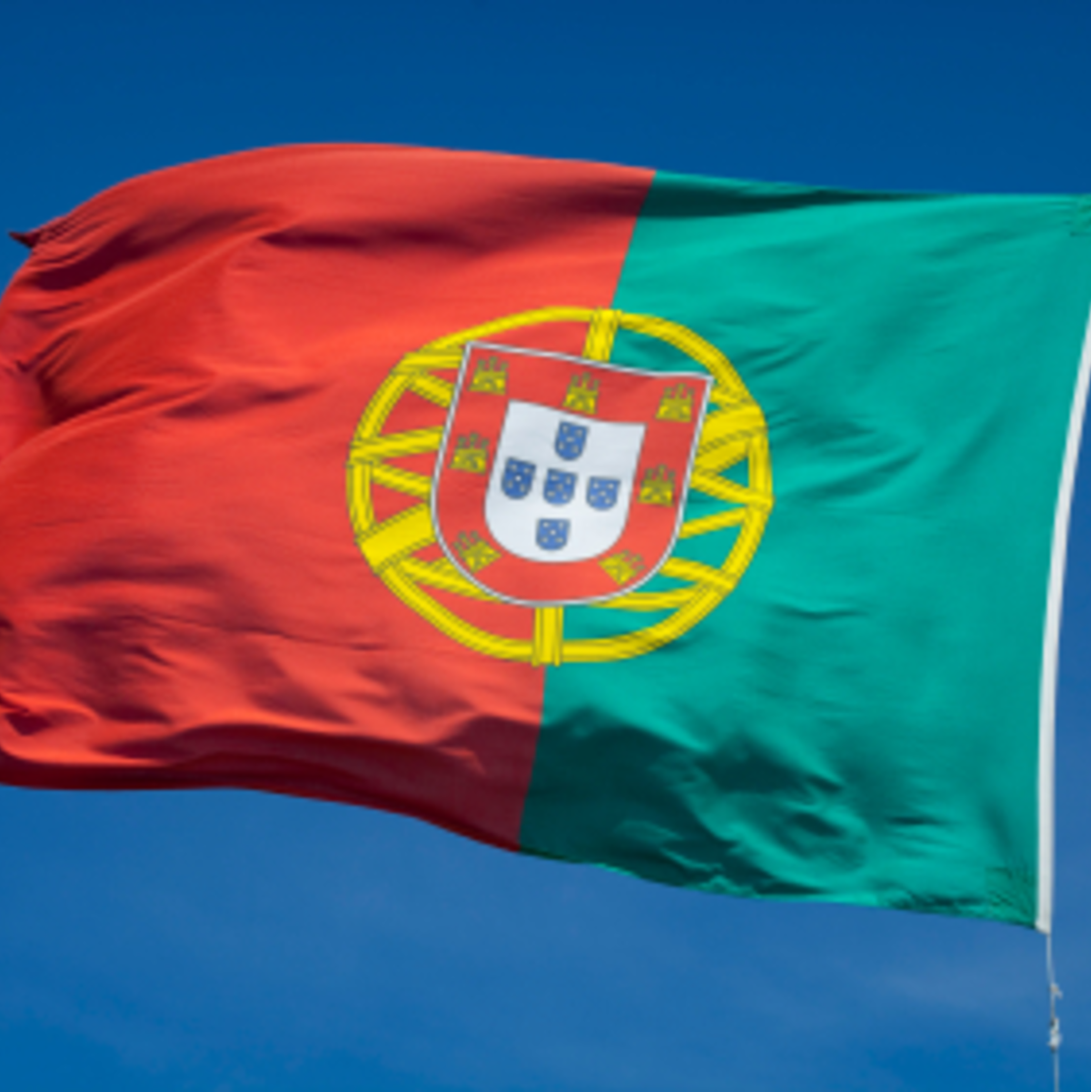 Flagge Portugals - Foto: iStockphoto.com / Ramberg
