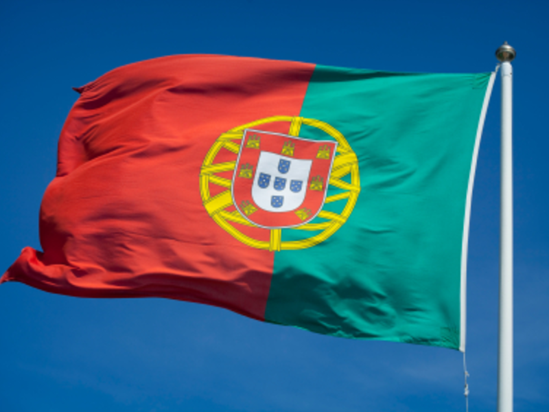 Flagge Portugals - Foto: iStockphoto.com / Ramberg