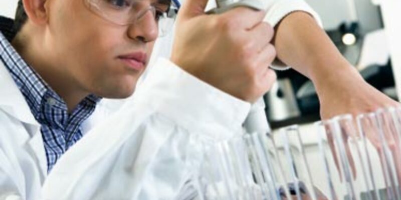 wissenschaftliches Labor - Foto: iStockphoto.com / LajosRepasi