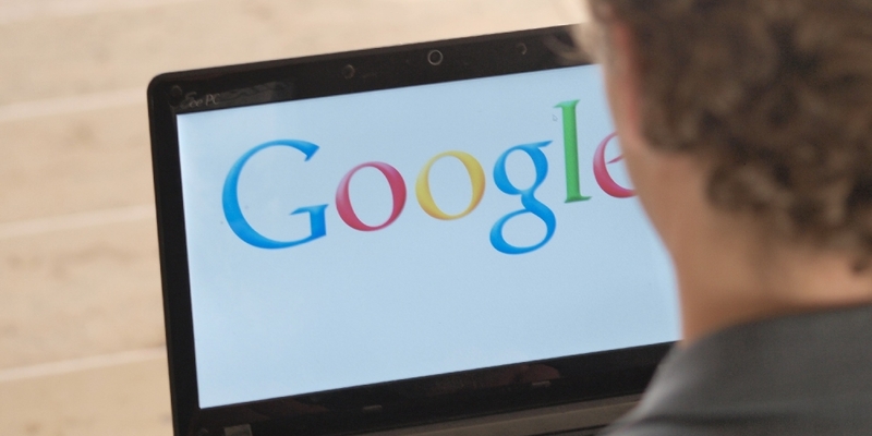 Google-Nutzer am Computer - Foto: über dts Nachrichtenagentur