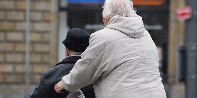 Senioren mit Rollstuhl (Archiv) - Foto: über dts Nachrichtenagentur