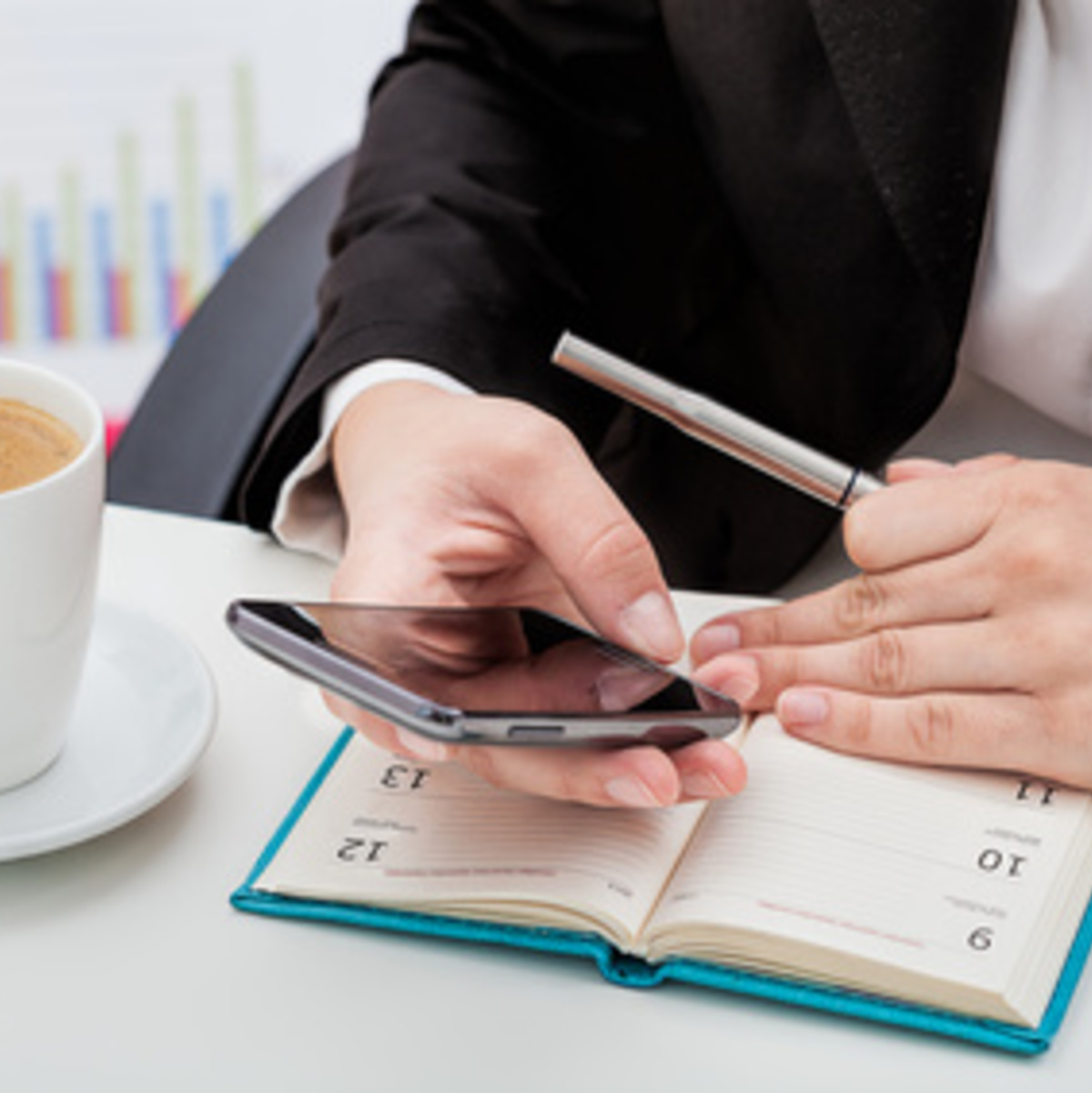 Egal, ob beruflich oder privat, das Smartphone gehört fest zum Alltag. - Foto: © Photographee.eu - Fotolia.com