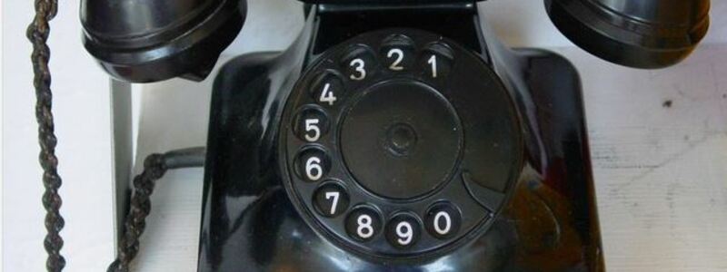 Telefon aus den 1940er Jahren. - Foto: Pixabay.com © Pixeleye (CC0 1.0)