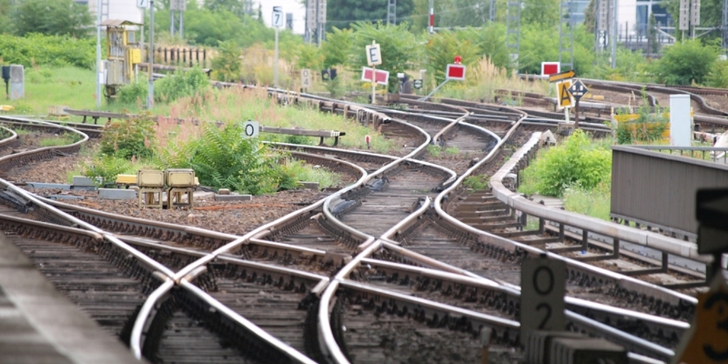 Schienen am Bahnsteig - Foto: über dts Nachrichtenagentur