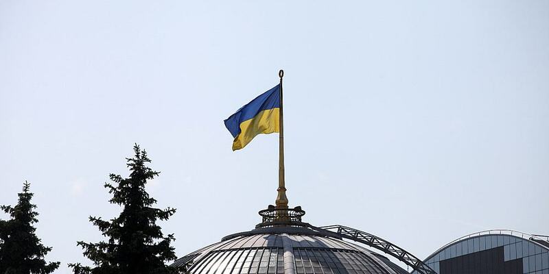 Ukrainische Flagge auf dem Parlament in Kiew (Archiv) - Foto: über dts Nachrichtenagentur