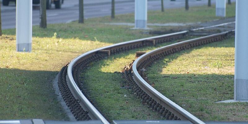 Schienen (Archiv) - Foto: über dts Nachrichtenagentur