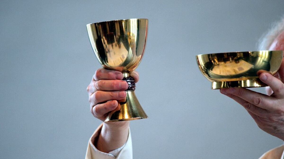 Katholischer Pfarrer in einer Messe (Archiv) - Foto: über dts Nachrichtenagentur