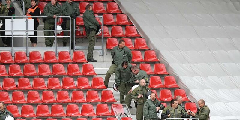 Polizei im Fußball-Stadion (Archiv) - Foto: über dts Nachrichtenagentur