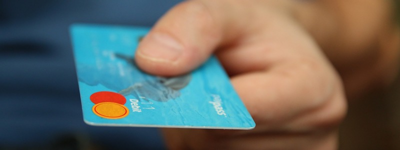 Kreditkarten sind nur mit zusätzlichen Passwörtern eine sichere Zahlmethode. - Foto: Pixabay.com © jarmoluk (CC0 1.0)