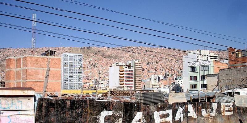 Stromleitung in Boliviens Hauptstadt La Paz (Archiv) - Foto: über dts Nachrichtenagentur