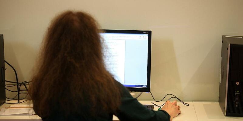 Computer-Nutzerin (Archiv) - Foto: über dts Nachrichtenagentur