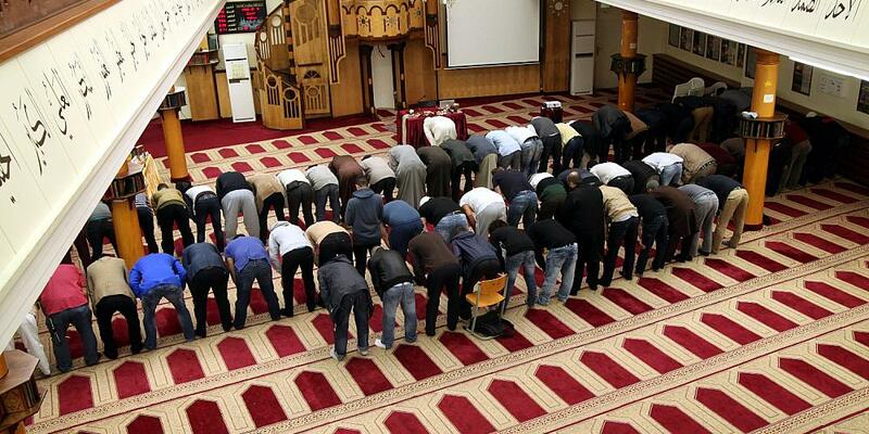 Gläubige Muslime beim Gebet in einer Berliner Moschee (Archiv) - Foto: über dts Nachrichtenagentur