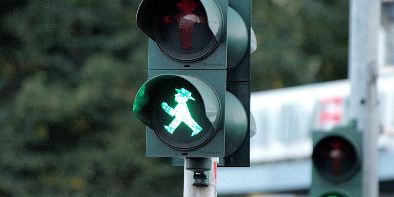 Grüne Fußgängerampel (Archiv) - Foto: über dts Nachrichtenagentur