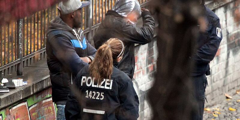 Polizei kontrolliert Drogendealer (Archiv) - Foto: über dts Nachrichtenagentur