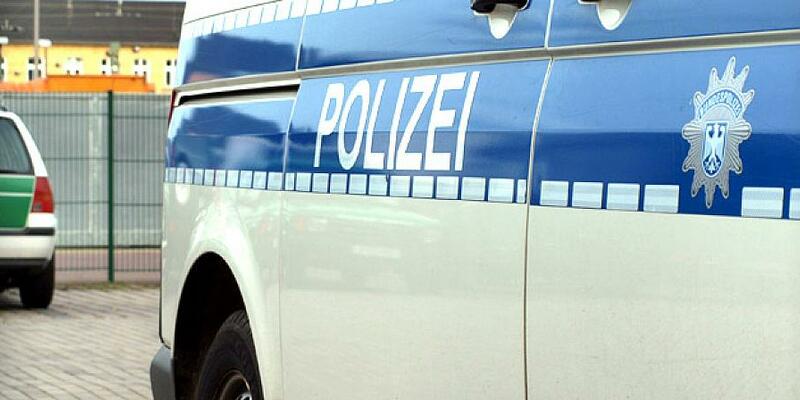 Polizeistreife im Einsatz (Archiv) - Foto: über dts Nachrichtenagentur