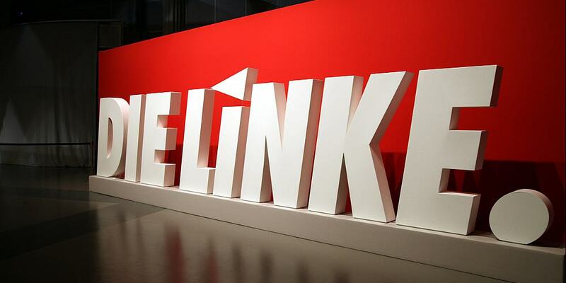 Linkspartei-Logo auf Parteitag - Foto: über dts Nachrichtenagentur