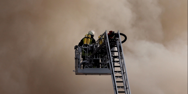 Feuerwehr auf einer Drehleiter - Foto: über dts Nachrichtenagentur