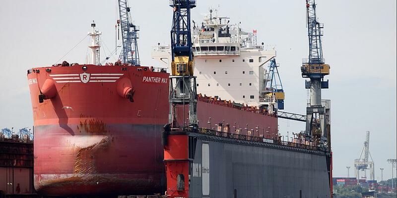Schiff in einer Werft (Archiv) - Foto: über dts Nachrichtenagentur