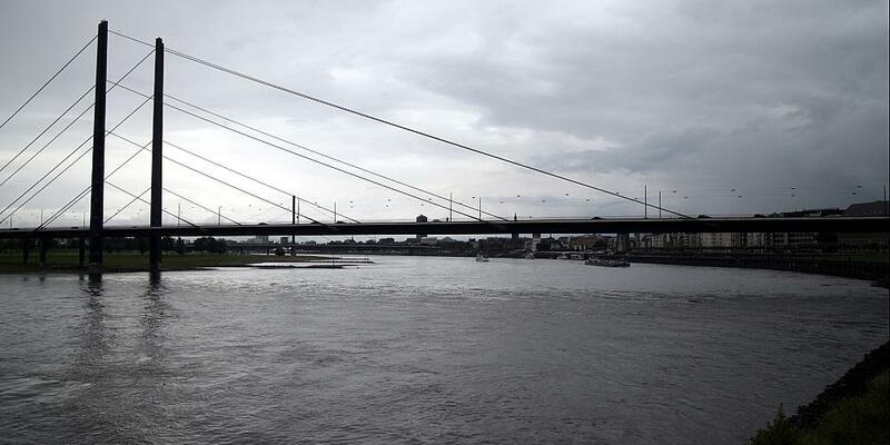 Rheinkniebrücke am Rhein bei Düsseldorf - Foto: über dts Nachrichtenagentur