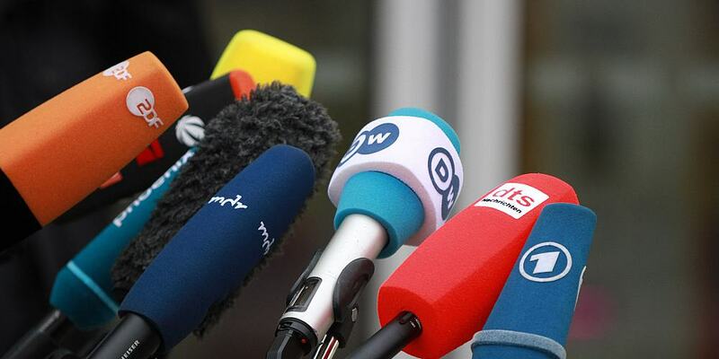 Mikrofone von Journalisten (Archiv) - Foto: über dts Nachrichtenagentur