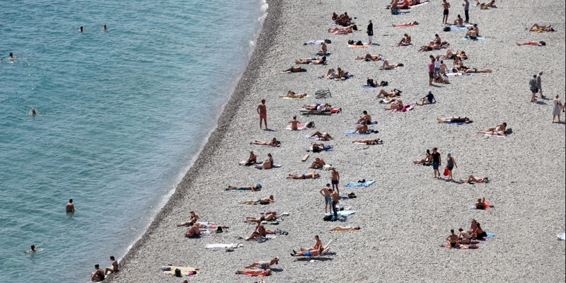 Menschen am Strand - Foto: über dts Nachrichtenagentur
