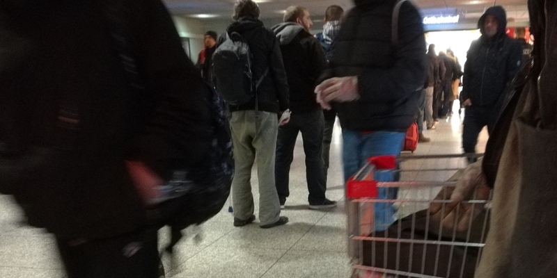 Warteschlange vor einem Supermarkt - Foto: über dts Nachrichtenagentur