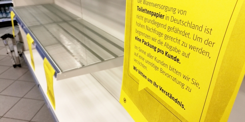 Fast ausverkauftes Klopapier im Supermarkt - Foto: über dts Nachrichtenagentur