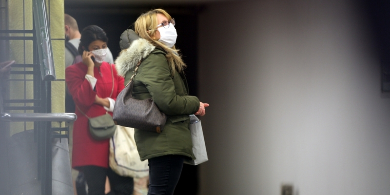 Fahrgäste mit Mund-Nasen-Schutz - Foto: über dts Nachrichtenagentur