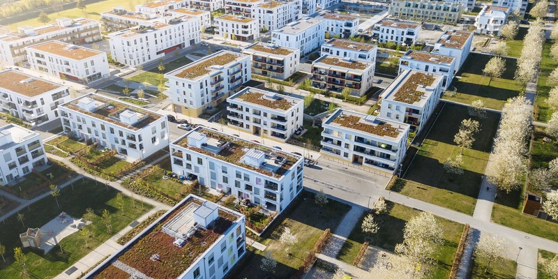 adobe.stock / Benedikt - Foto: https://stock.adobe.com/de/images/new-apartment-blocks-in-a-residential-area/263769872?prev_url=detail