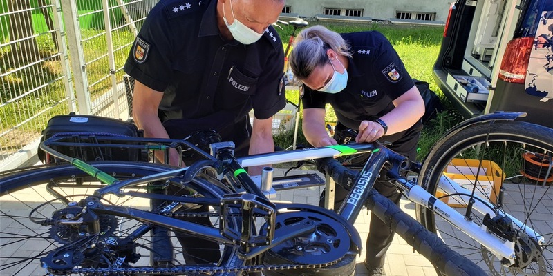 POL-OF: Kostenfreie Fahrradcodieraktion - Finger Weg: Mein Rad ist codiert! - Hanau - Foto: presseportal.de