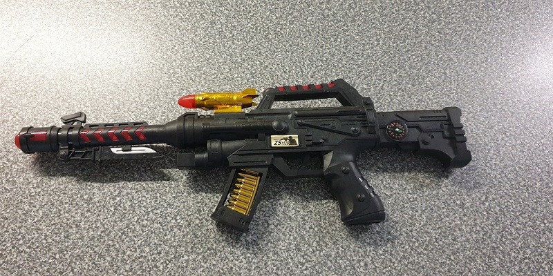 BPOLD FRA: An der Luftsicherheitskontrolle: Augenscheinliche Schusswaffe entpuppt sich als Spielzeugwaffe - Foto: presseportal.de