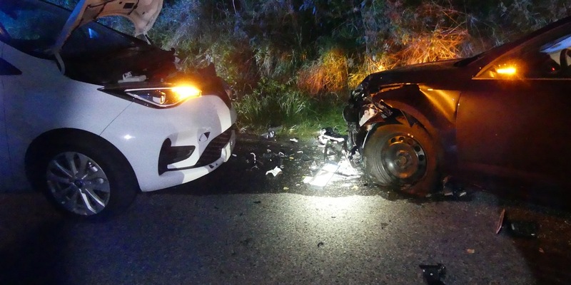 POL-GM: Zwei Leichtverletzte nach Alleinunfall - Foto: presseportal.de