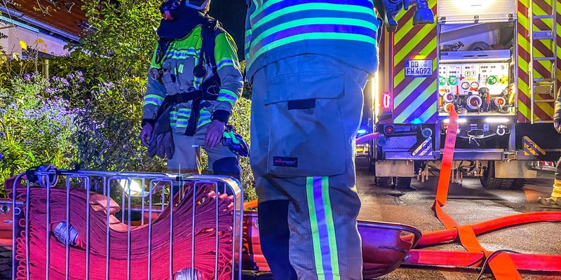 FW Dresden: Feuerwehr rettet eine Person aus brennender Wohnung - Foto: presseportal.de