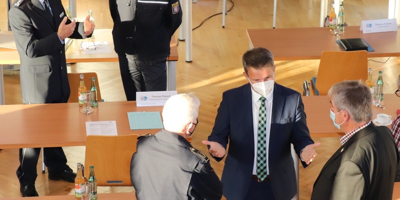 POL-KLE: Uedem - Kontrolle eines landwirtschaftlichen Fahrzeuges / Polizei untersagt Weiterfahrt - Foto: presseportal.de