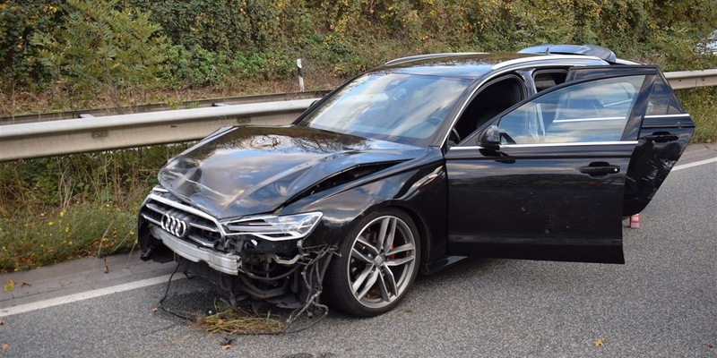 POL-HF: Auto prallt gegen Mauer - Fahrer leicht verletzt - Foto: presseportal.de
