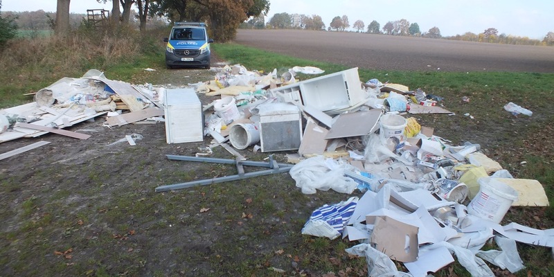POL-SE: Westerhorn - Illegale Müllablagerung, Zeugen gesucht - Foto: presseportal.de
