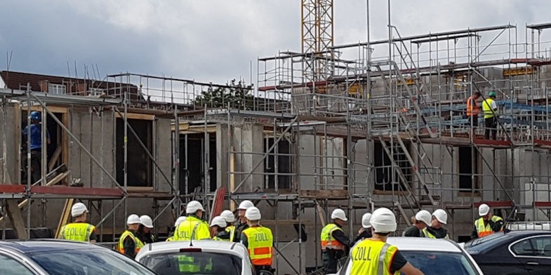 HZA-F: Gegen Schwarzarbeit und ausbeuterische Arbeitsbedingungen- Frankfurter Finanzkontrolle Schwarzarbeit nimmt Baubranche ins Visier - Foto: presseportal.de