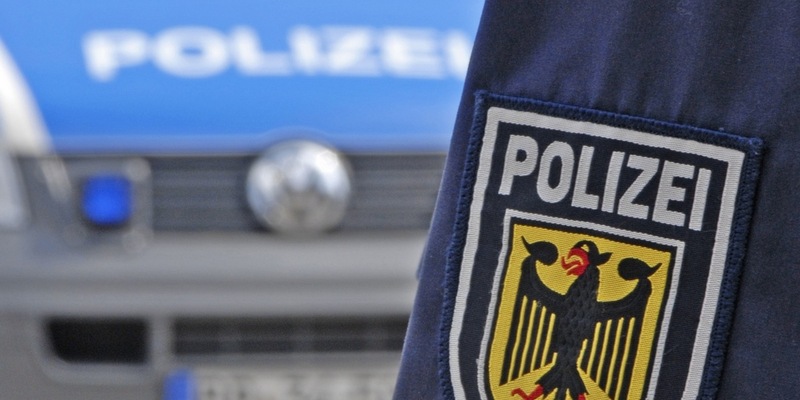 Bundespolizeidirektion München: Mehr Insassen als Sitzplätze - Chinese schleust offenbar neun Landsleute / Mutmaßlicher Schleuser nach Festnahme in Garmisch-Partenkirchen in Untersuchungshaft - Foto: presseportal.de