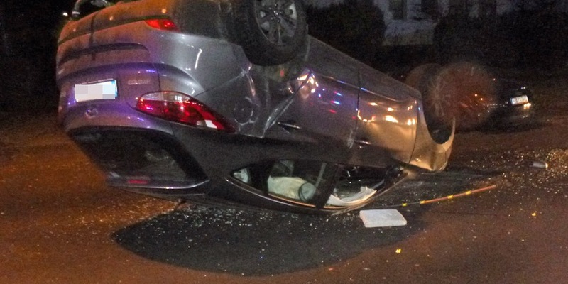 POL-MI: Mazda bei Unfallflucht auf Parkplatz beschädigt - Foto: presseportal.de